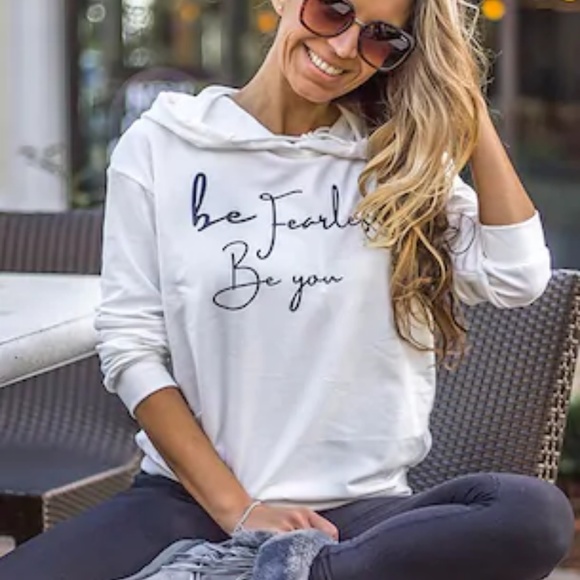 Be Fearless Sweatshirt - Picture 3 of 8